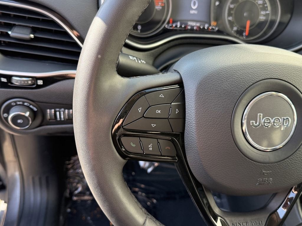 2023 Jeep Cherokee Altitude Lux