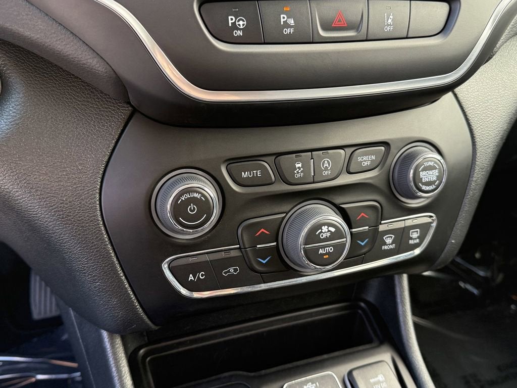 2023 Jeep Cherokee Altitude Lux