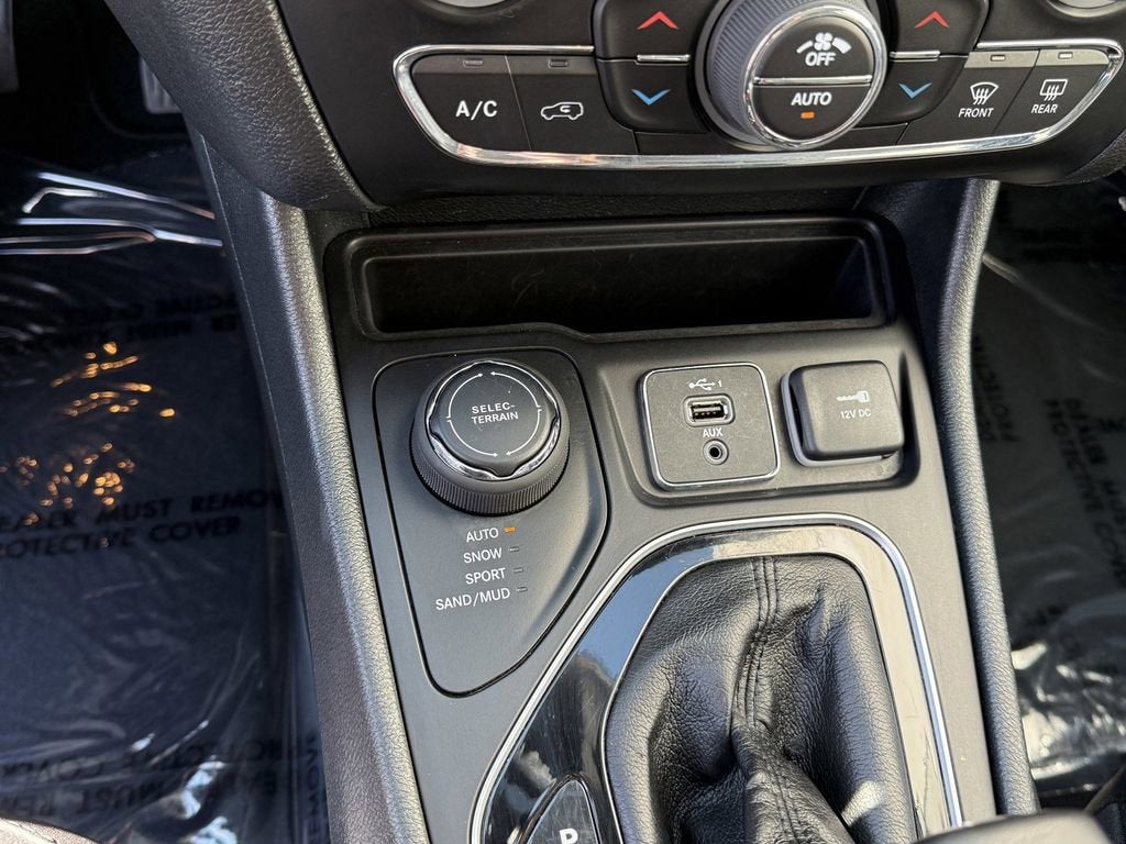 2023 Jeep Cherokee Altitude Lux