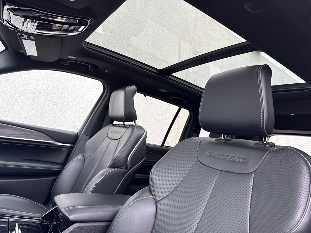 2022 Jeep Grand Cherokee Overland