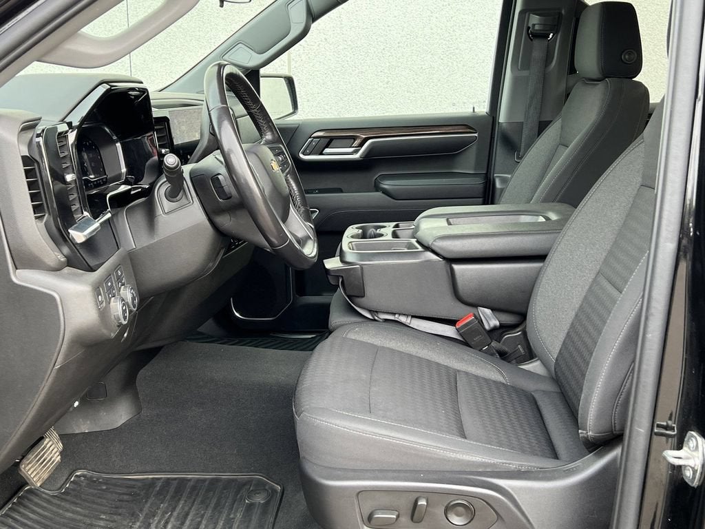 2022 Chevrolet Silverado 1500 LT (2FL)