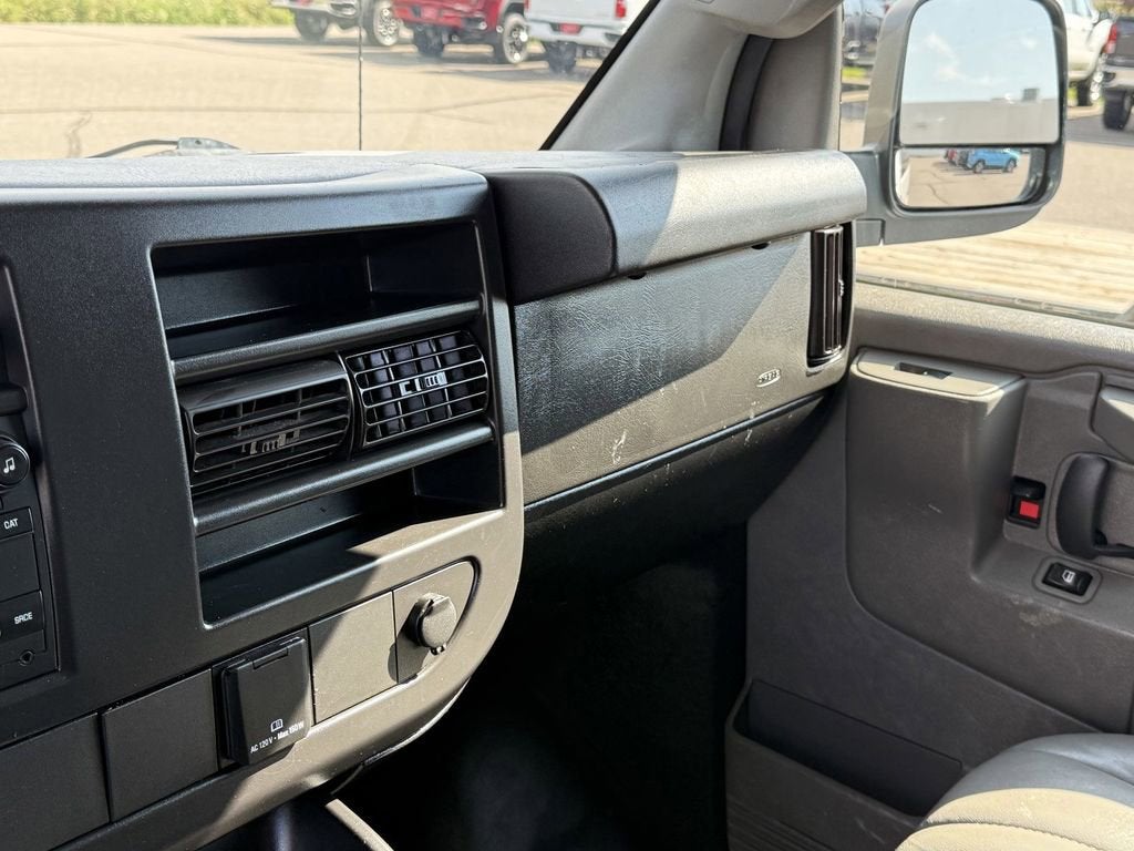 2019 GMC Savana Passenger 3500 LS