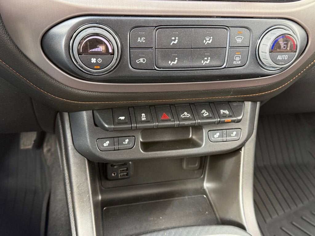 2022 GMC Canyon AT4 - Leather