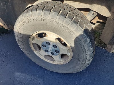 2004 Chevrolet Avalanche BASE