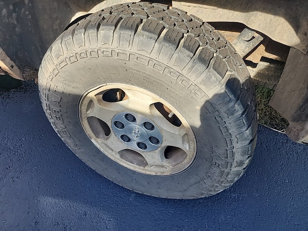 2004 Chevrolet Avalanche BASE