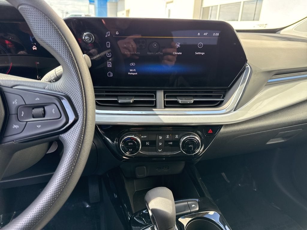 2025 Chevrolet Trax LT - Photo 21