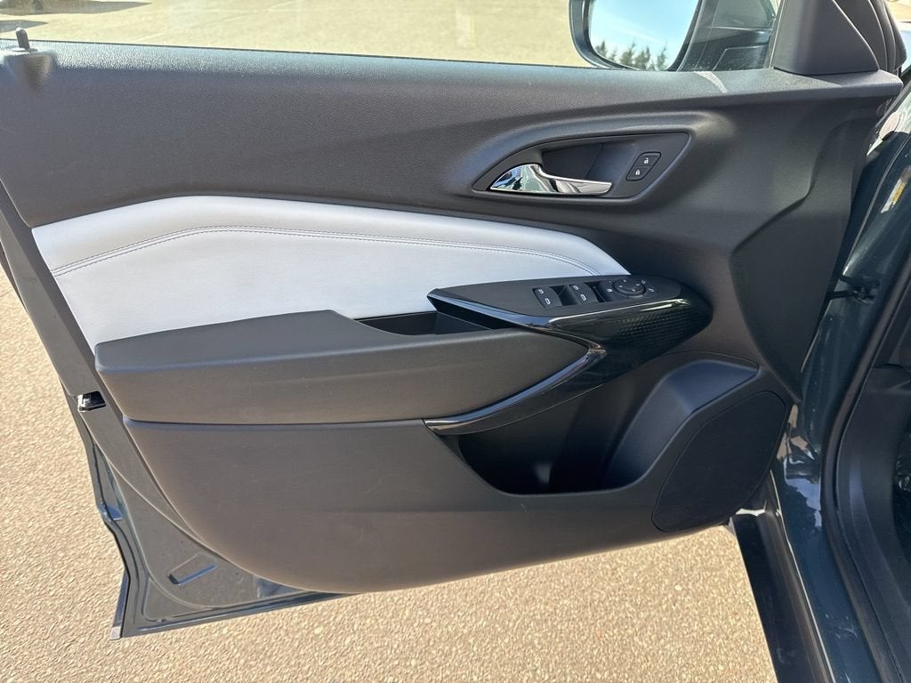 2025 Chevrolet Trax LT - Photo 7